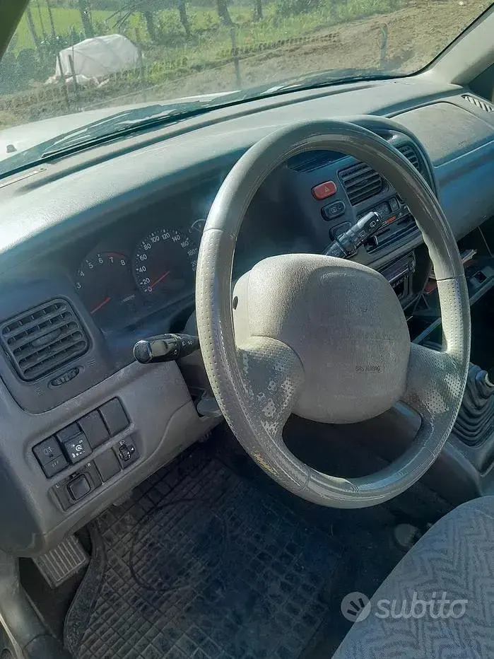 Usata Suzuki Vitara 94 CV (69 kW) 2002 Grigio SUV