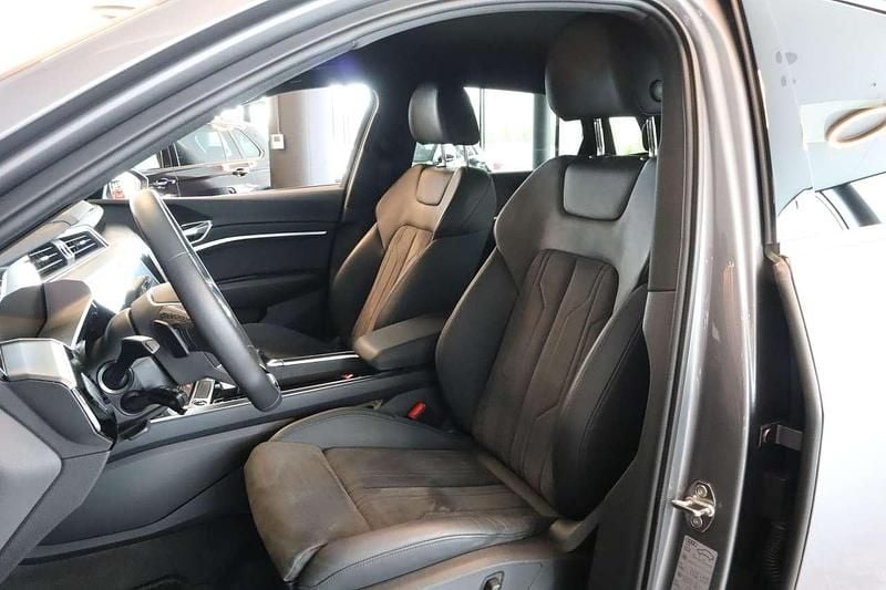 Usata Audi e-tron Ambiente 300 kW (408 CV) 2022 Grigio SUV