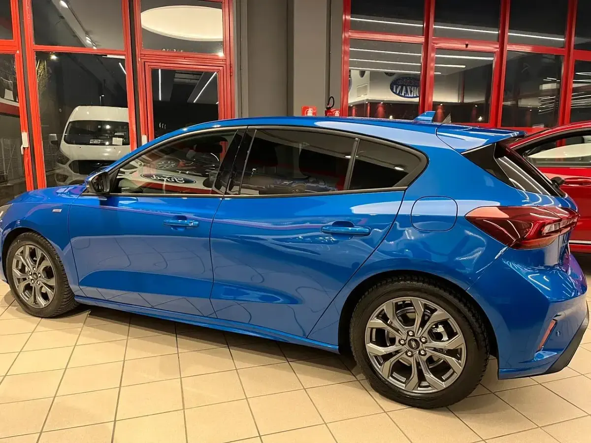 Usata Ford Focus ST-Line 125 CV (91 kW) 2024 Blu Berlina