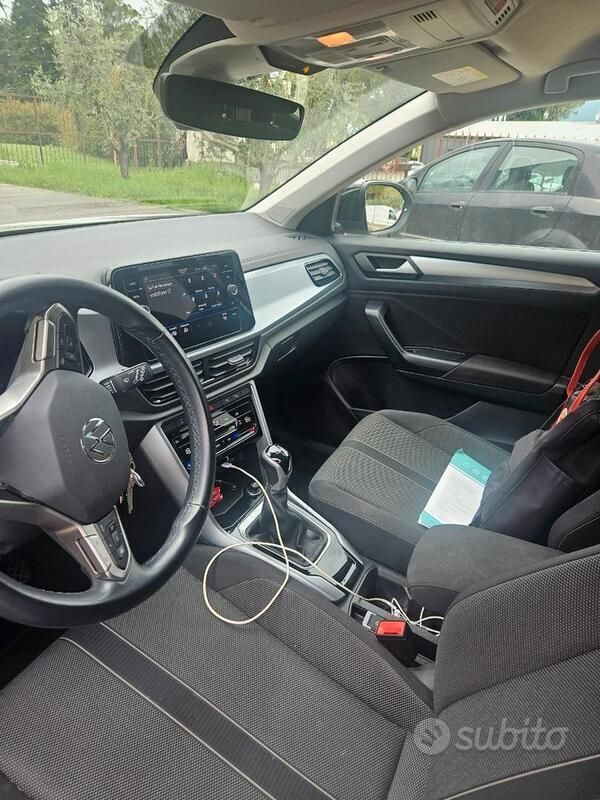 Usata VW T-Roc Style 110 CV (80 kW) 2023 Beige SUV