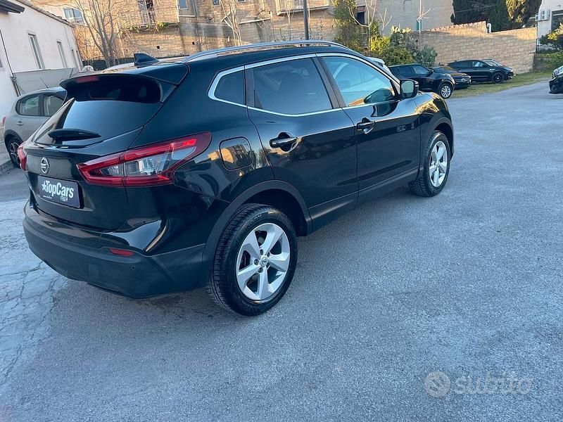 Usata Nissan Qashqai N-Connecta 116 CV (85 kW) 2017 Nero SUV