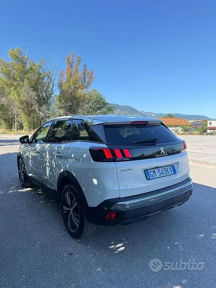 Usata Peugeot 3008 Allure 131 CV (96 kW) 2022 Bianco SUV