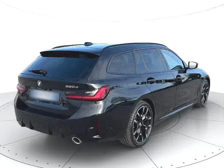 Begagnad BMW 320e M Sport 190 HK (139 kW) 2025 Svart Kombi