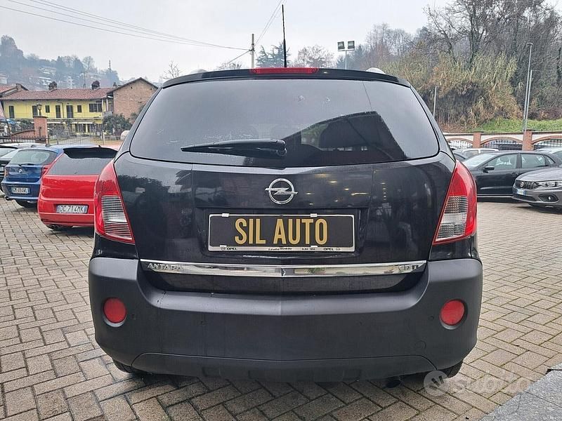Usata Opel Antara 163 CV (119 kW) 2015 Nero SUV