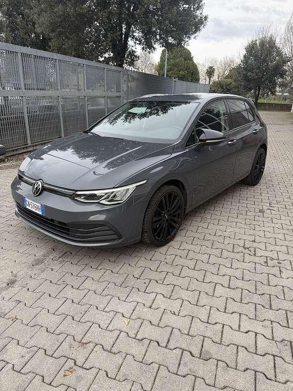 Usata VW Golf VIII Life 131 CV (96 kW) 2020 Berlina