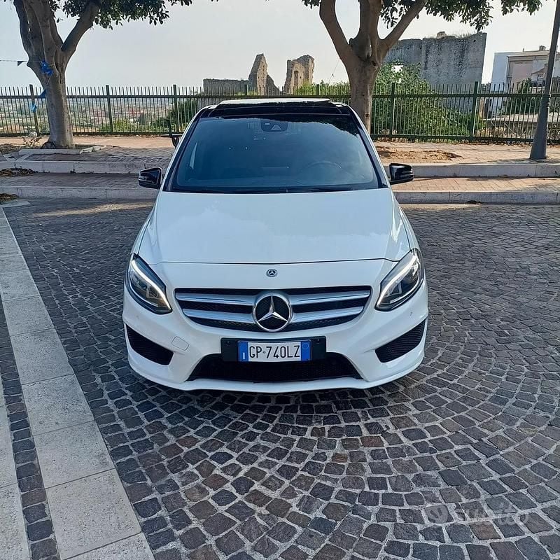 Usata Mercedes B200 136 CV (100 kW) 2017 Bianco Monovolume