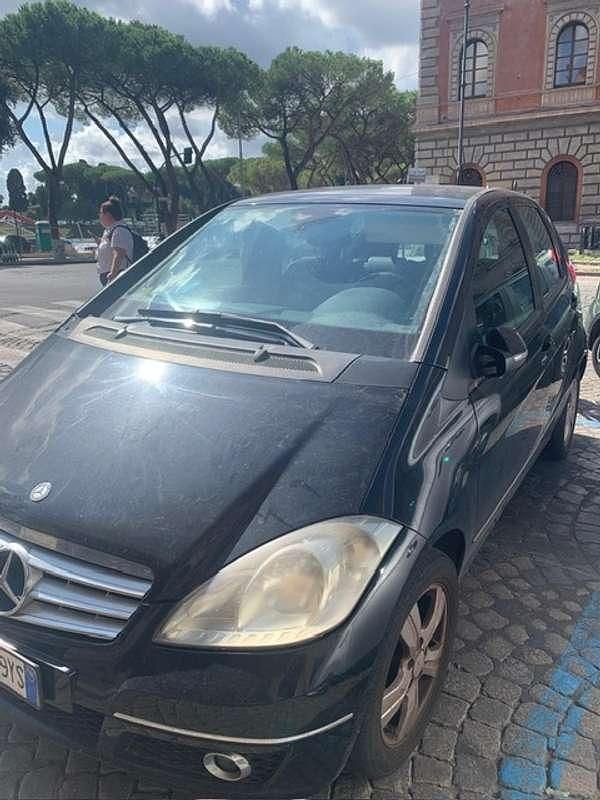 Usata Mercedes A180 Elegance 109 CV (80 kW) 2010 Nero Monovolume