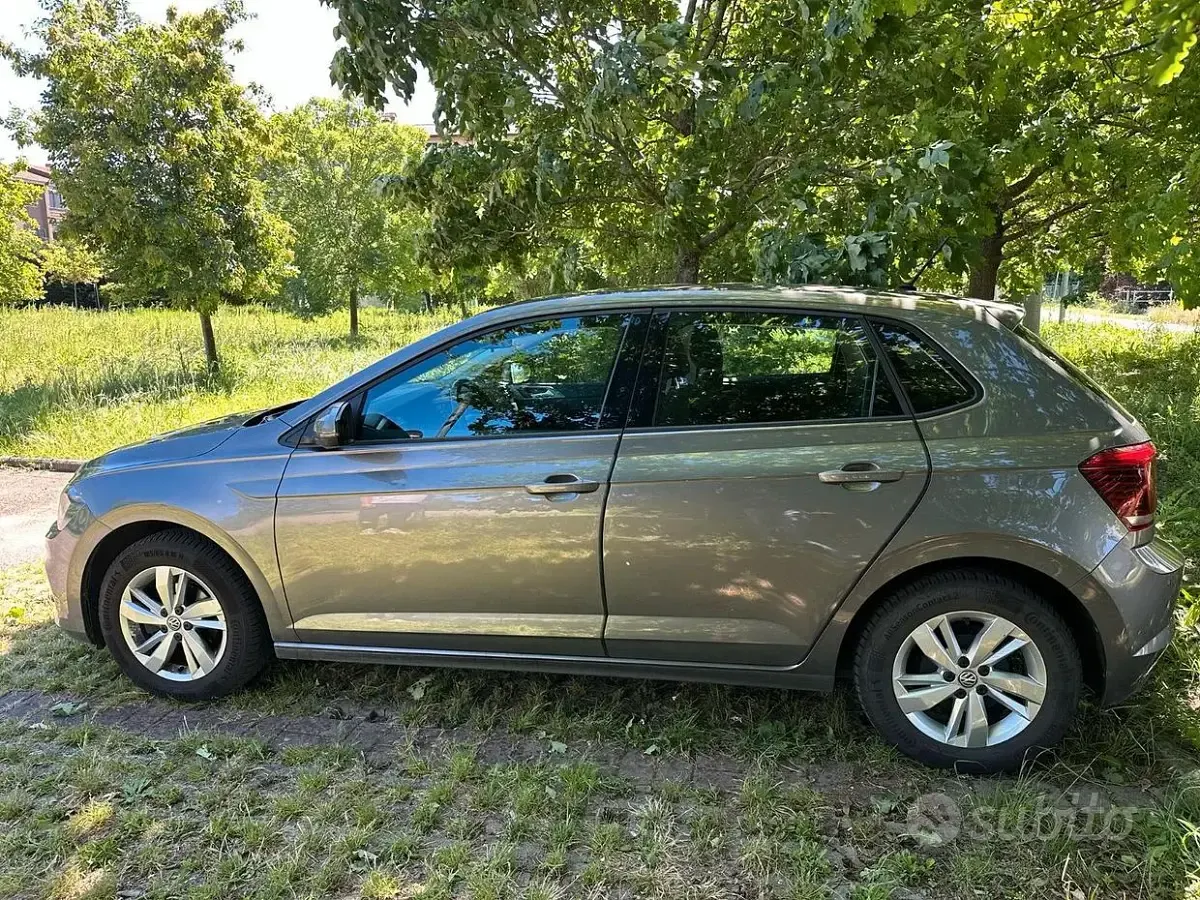 Usata VW Polo Comfortline 90 CV (66 kW) 2018 Grigio Utilitaria