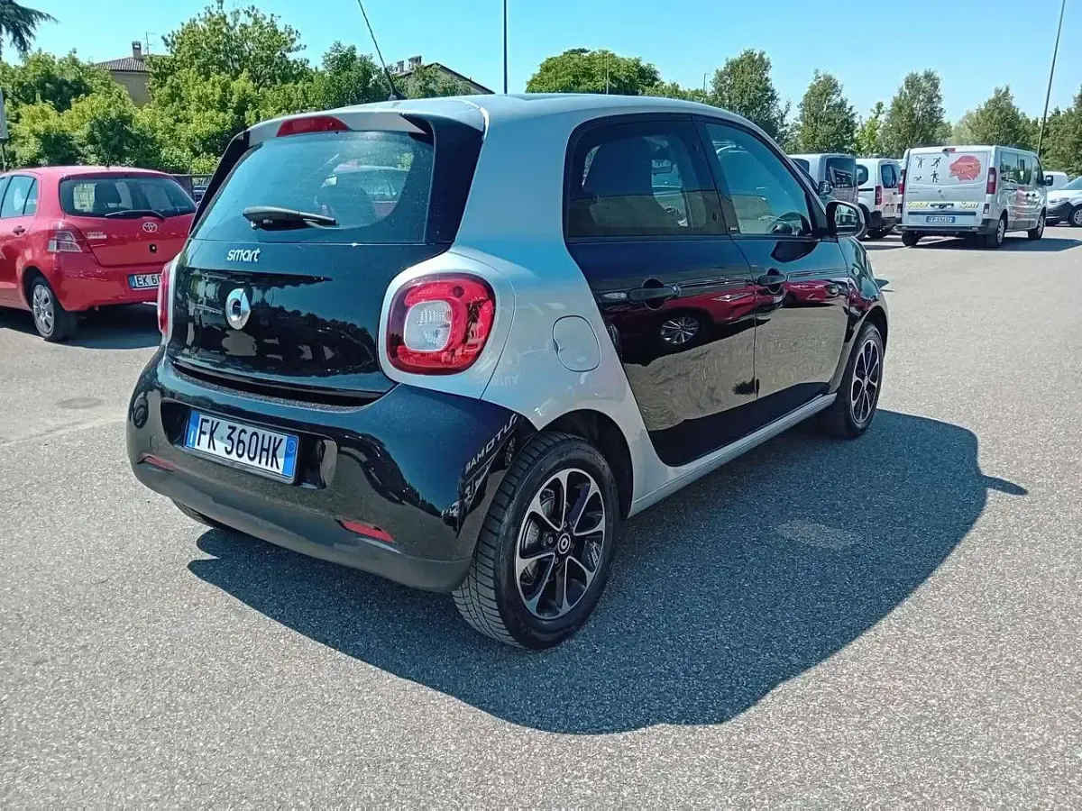 Usata Smart ForFour Passion 71 CV (52 kW) 2017 Nero Utilitaria