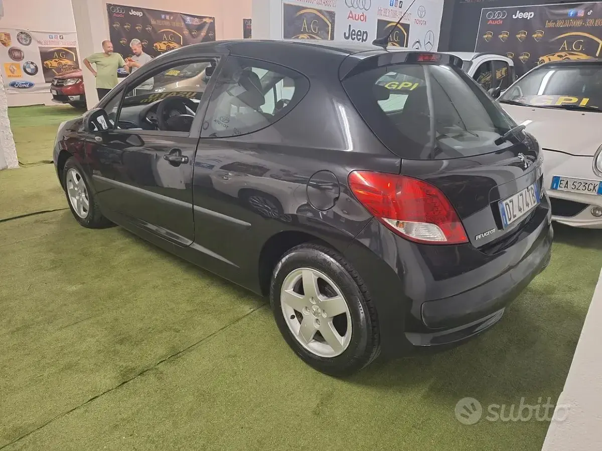 Usata Peugeot 207 68 CV (50 kW) 2009 Nero Berlina