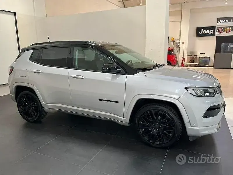 Usata Jeep Compass 131 CV (96 kW) 2022 Grigio SUV