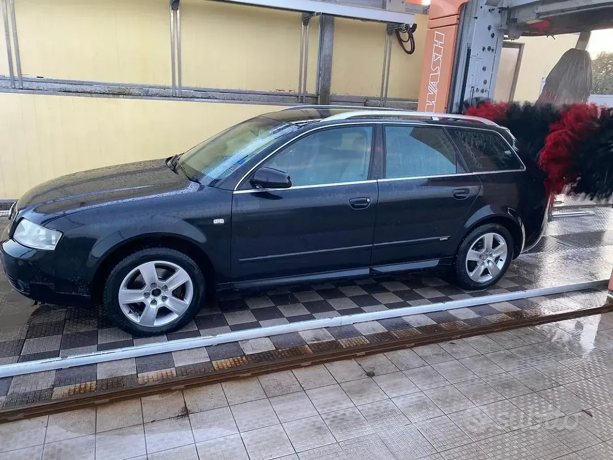 Usata Audi A4 130 CV (95 kW) 2004 Nero Station wagon