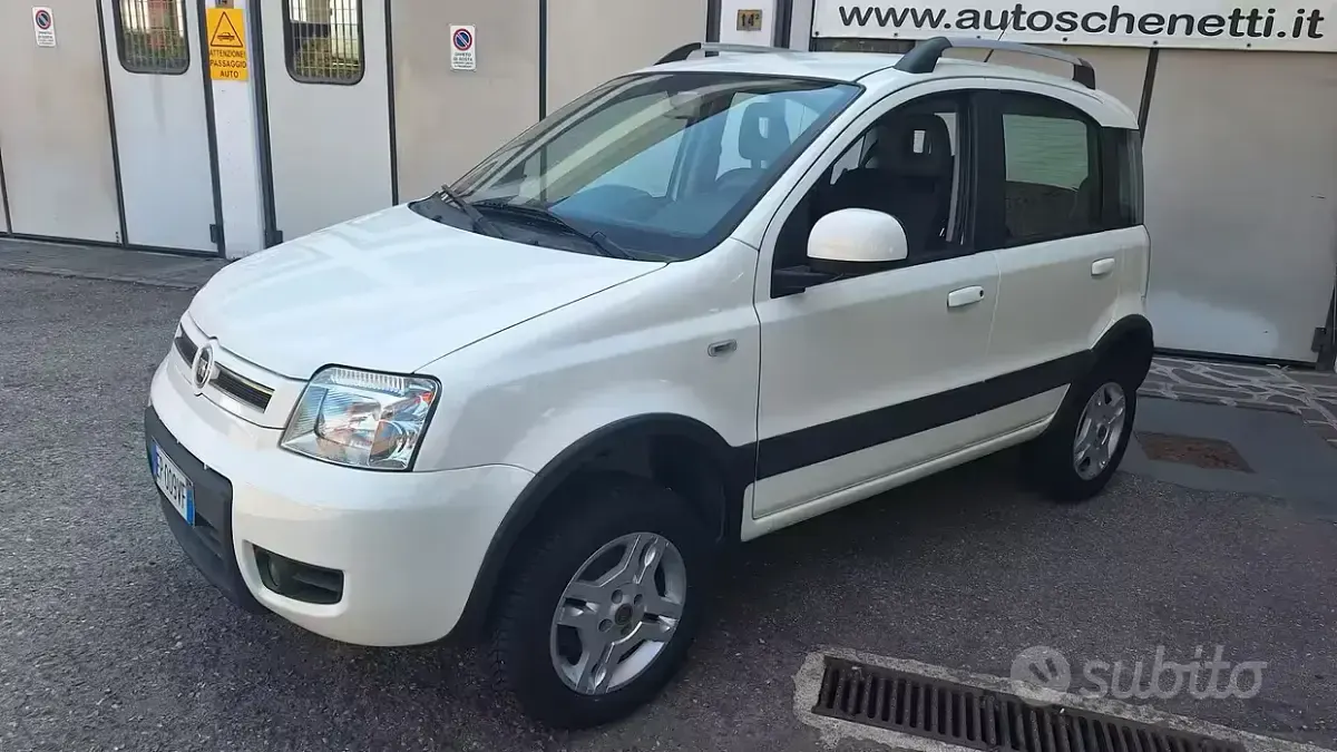 Usata Fiat Panda 4x4 S 75 CV (55 kW) 2013 Bianco Utilitaria
