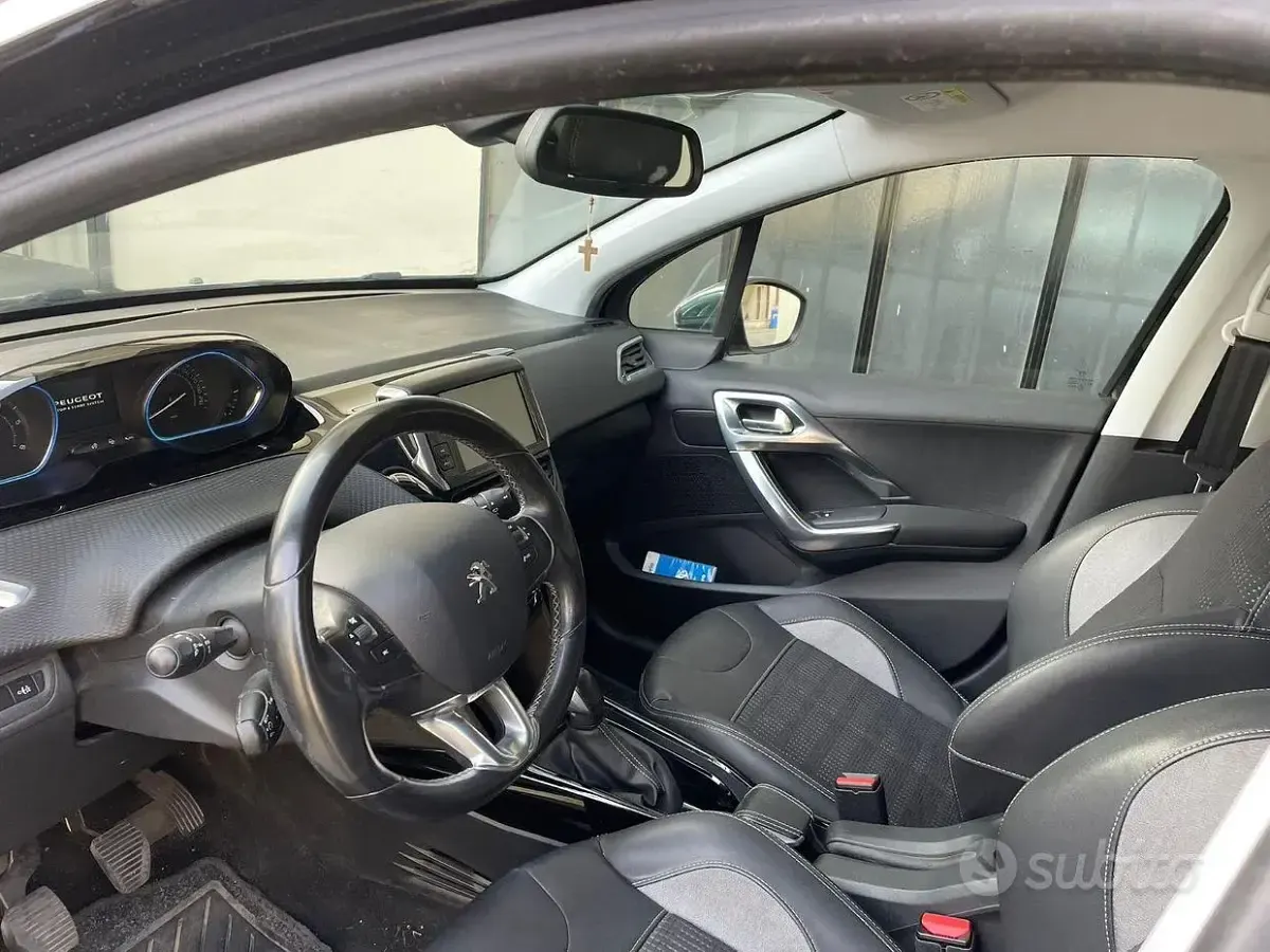 Usata Peugeot 2008 Allure 92 CV (67 kW) 2015 Nero SUV