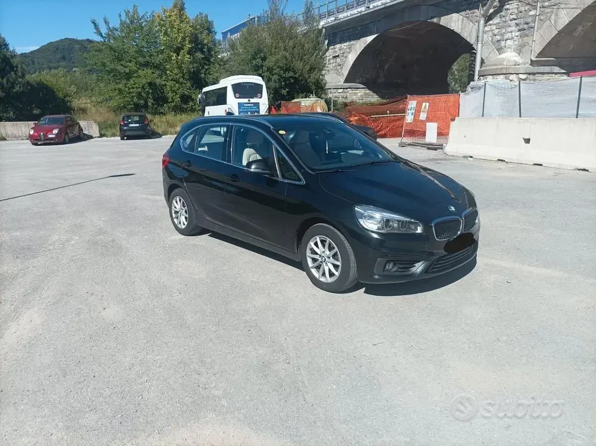 Usata BMW 218 150 CV (110 kW) 2018 Nero Monovolume