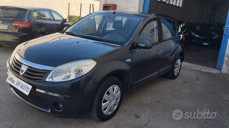 Occasion Dacia Sandero Lauréate 72 PK (52 kW) 2009 Zwart Sedan