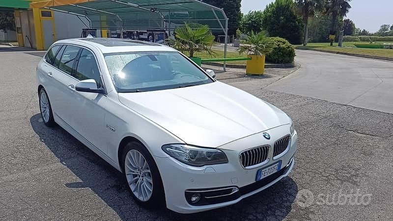 Usata BMW 525 Luxury Line 218 CV (160 kW) 2016 Bianco Station wagon
