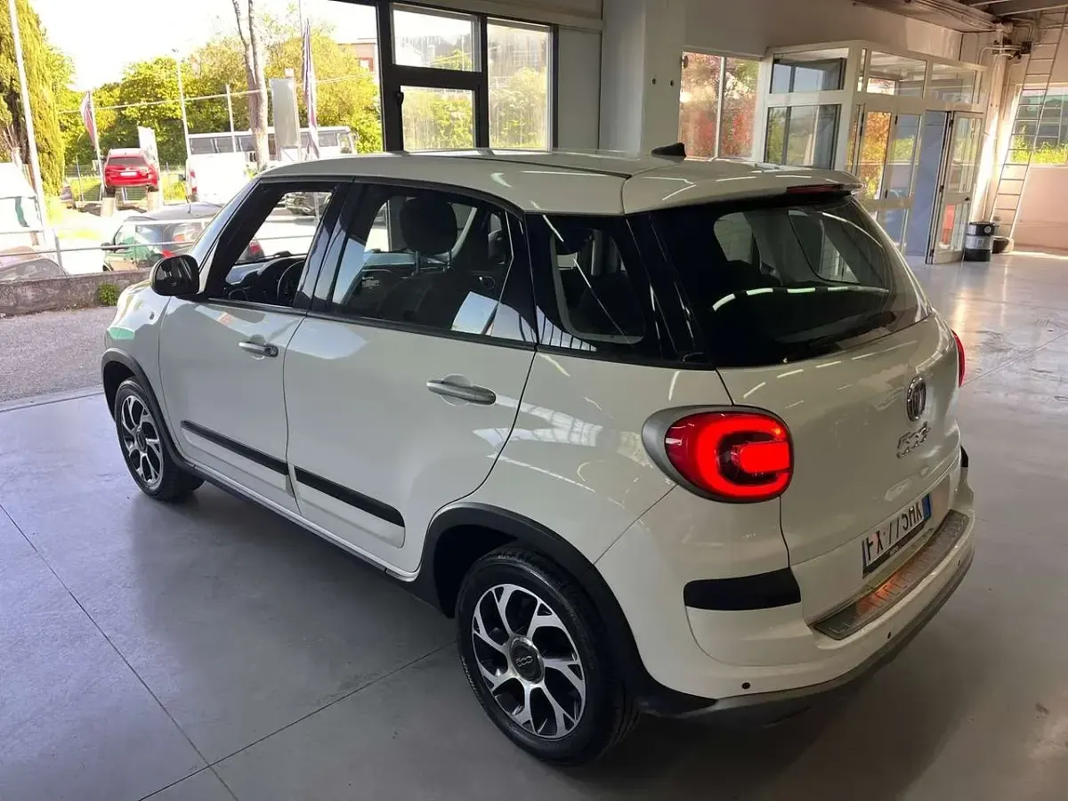Używany Fiat 500L Cross 95 KM (69 kW) 2019 Biały Minivan