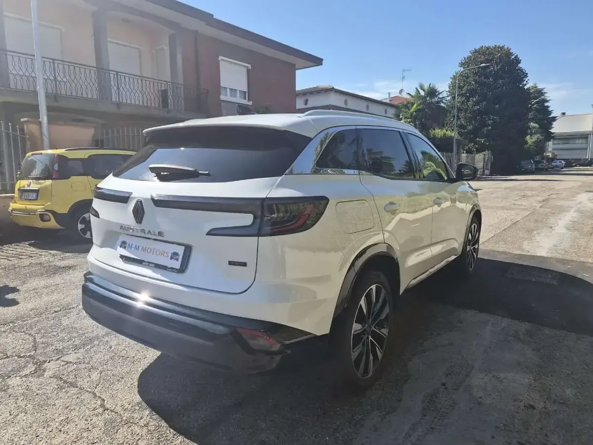 Usata Renault Austral Techno 131 CV (96 kW) 2023 Bianco SUV