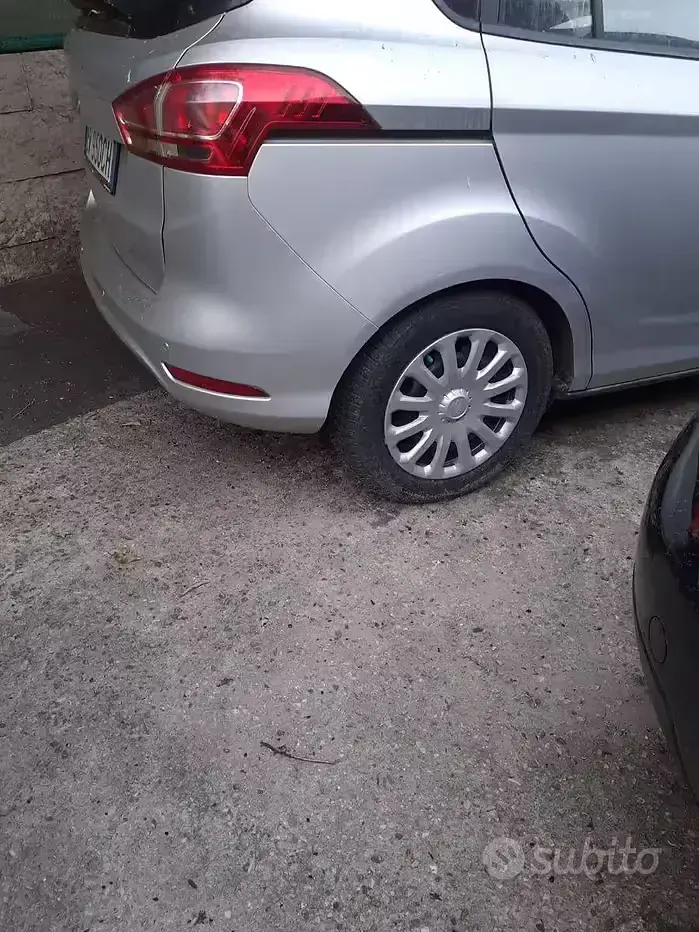 Usata Ford B-MAX 90 CV (66 kW) 2014 Grigio Monovolume