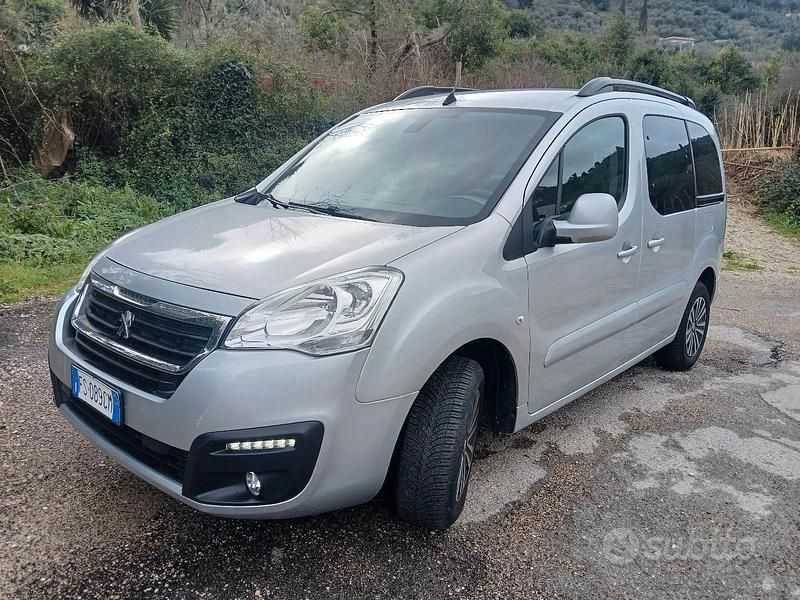 Gebraucht Peugeot Partner 99 PS (72 kW) 2018 Grau Van / Kleinbus