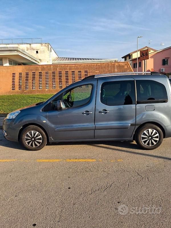 Usata Peugeot Partner 90 CV (66 kW) 2009 Grigio Monovolume