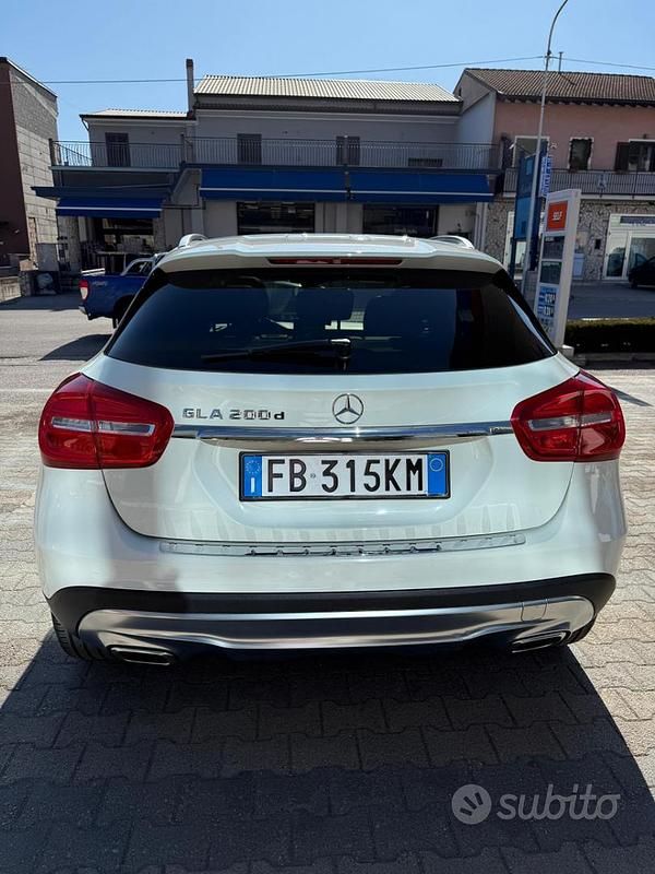 Usata Mercedes GLA200 2015 Bianco SUV