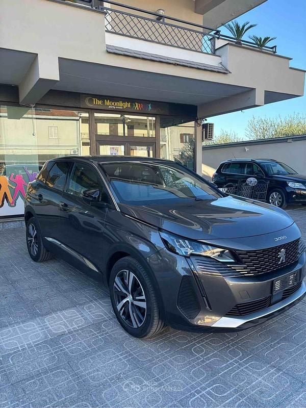 Usata Peugeot 3008 131 CV (96 kW) 2024 Argento Berlina