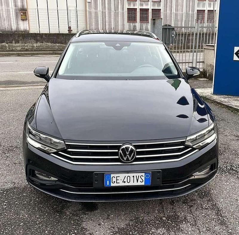 Usata VW Passat Business 122 CV (89 kW) 2021 Nero Station wagon