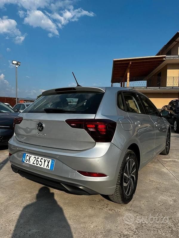 Usata VW Polo Style 90 CV (66 kW) 2022 Grigio Berlina