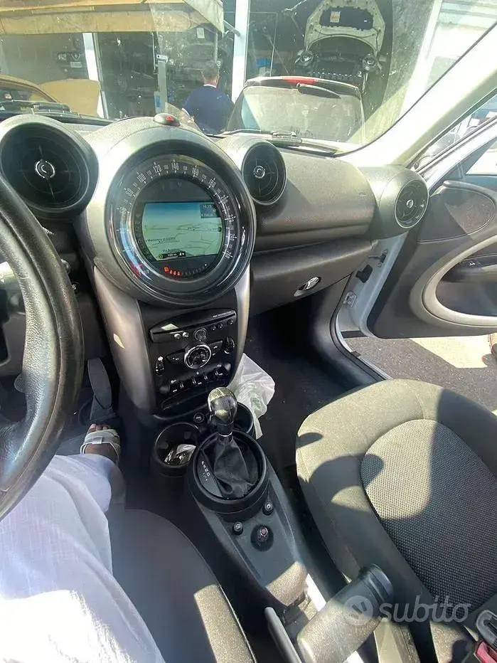 Usata Mini Cooper D 111 CV (81 kW) 2015 Bianco Utilitaria