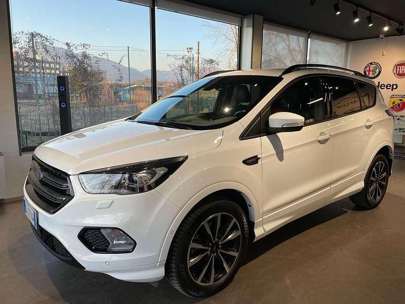 Usata Ford Kuga ST-Line 150 CV (110 kW) 2020 Bianco SUV
