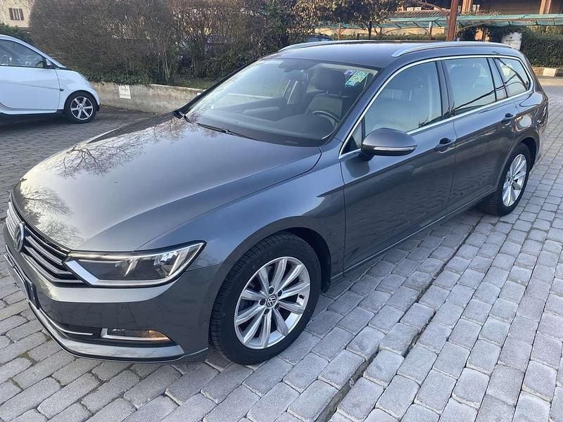 Usata VW Passat Highline 150 CV (110 kW) 2015 Grigio Station wagon
