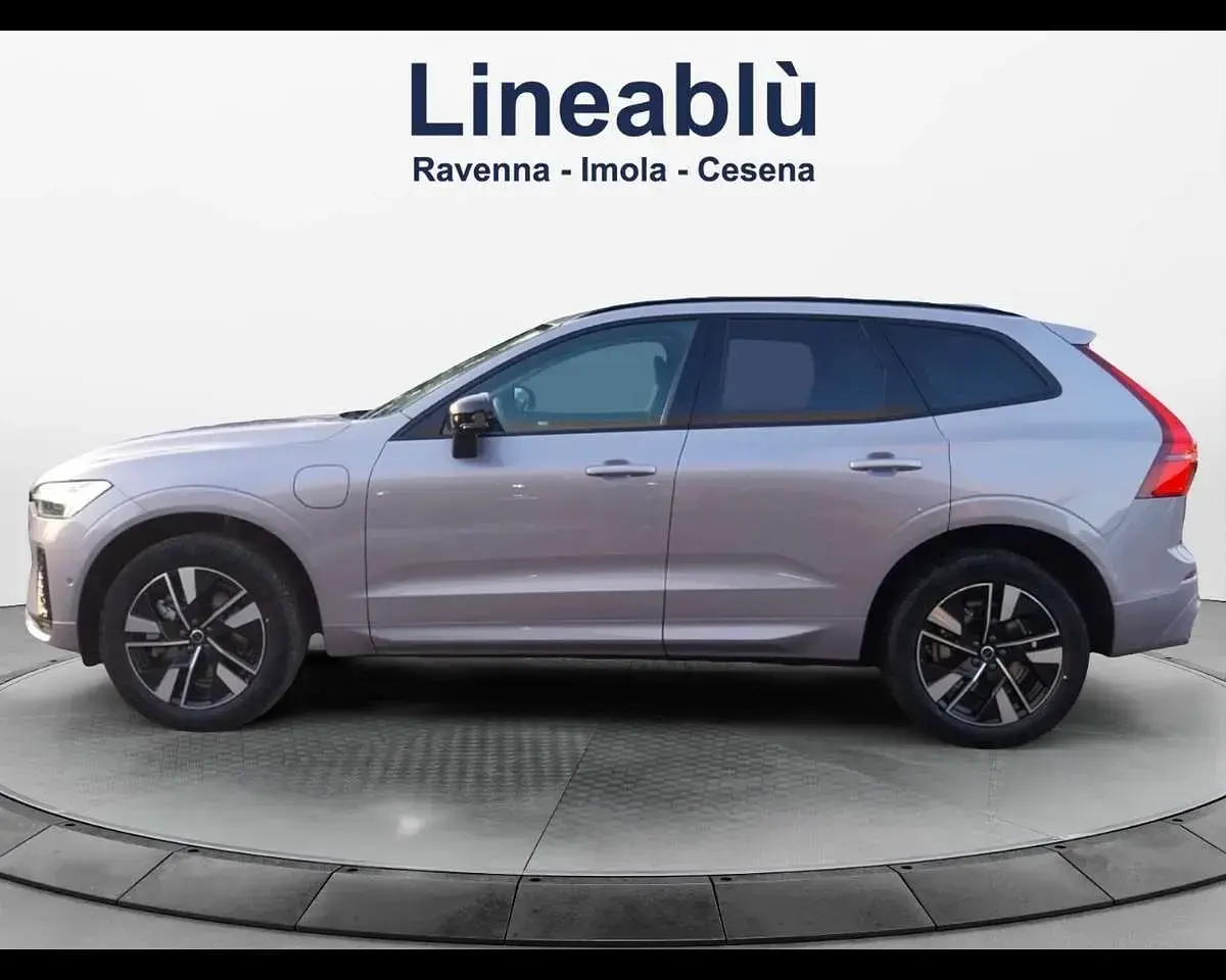 Nuova Volvo XC60 Plus 253 CV (186 kW) 2026 Aurora silver SUV