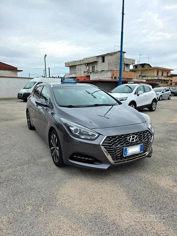 Usata Hyundai i40 136 CV (100 kW) 2019 Grigio Station wagon
