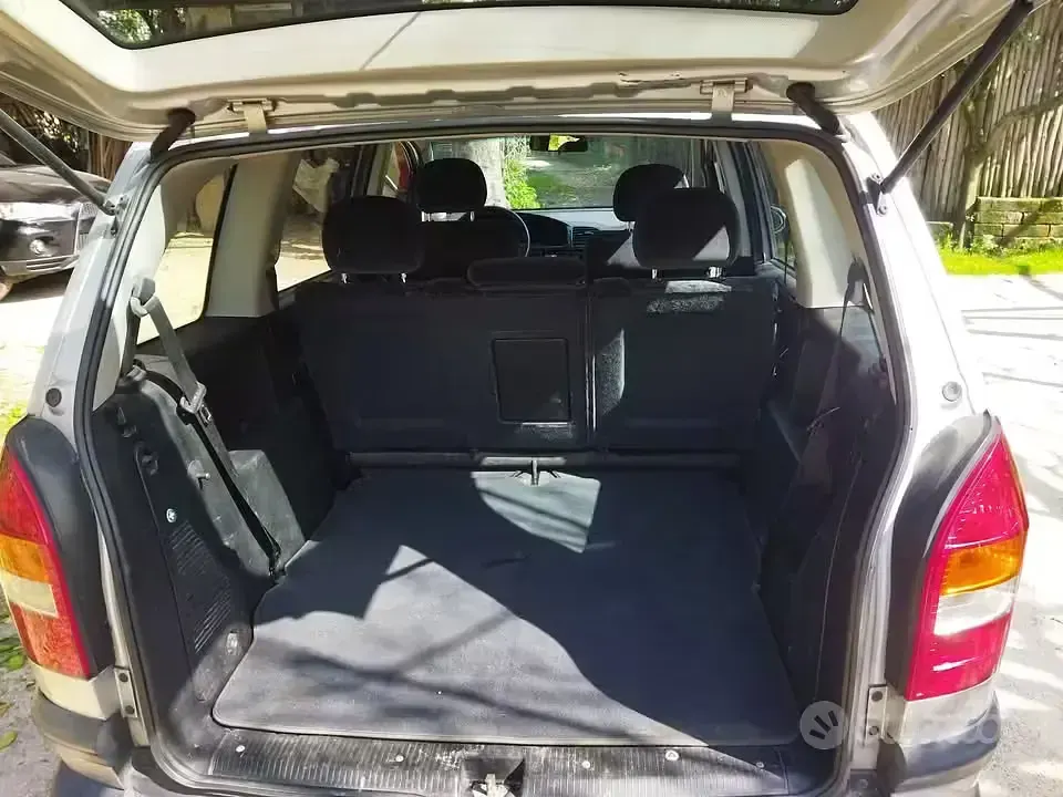 Usata Opel Zafira Comfort 101 CV (74 kW) 2002 Monovolume