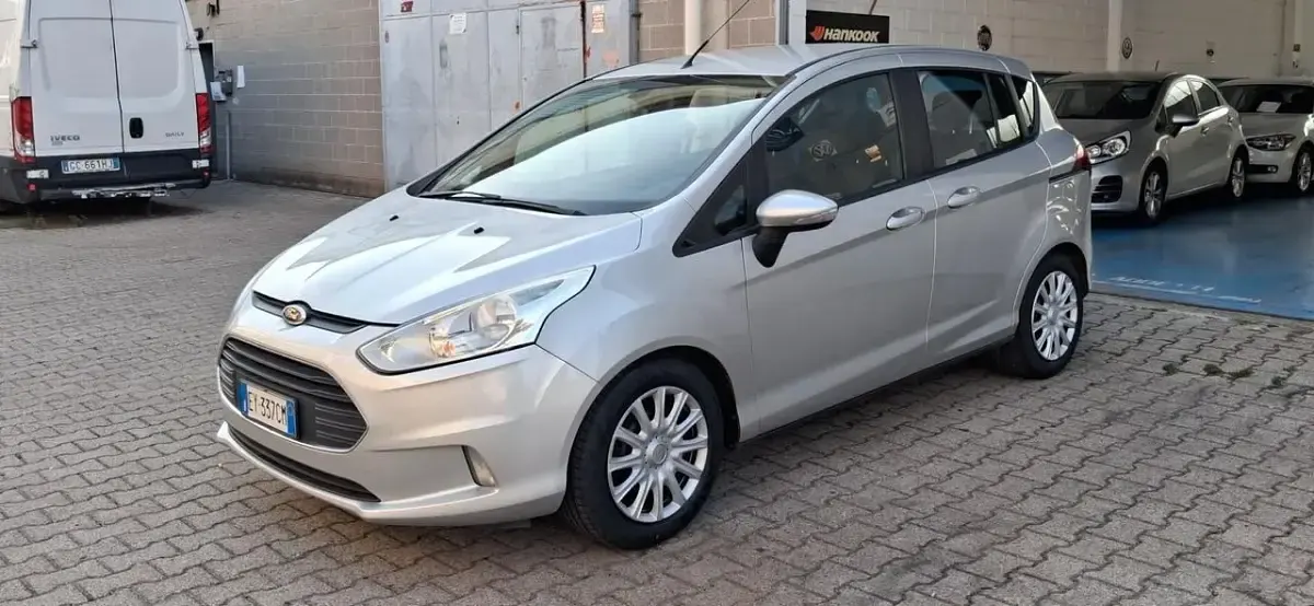 Usata Ford B-MAX Titanium 105 CV (77 kW) 2015 Argento Monovolume