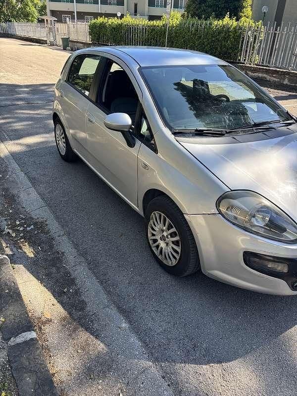 Usata 2012 Fiat Punto Evo Due volumi | 2300 € (Super prezzo) - Immagine 1/4