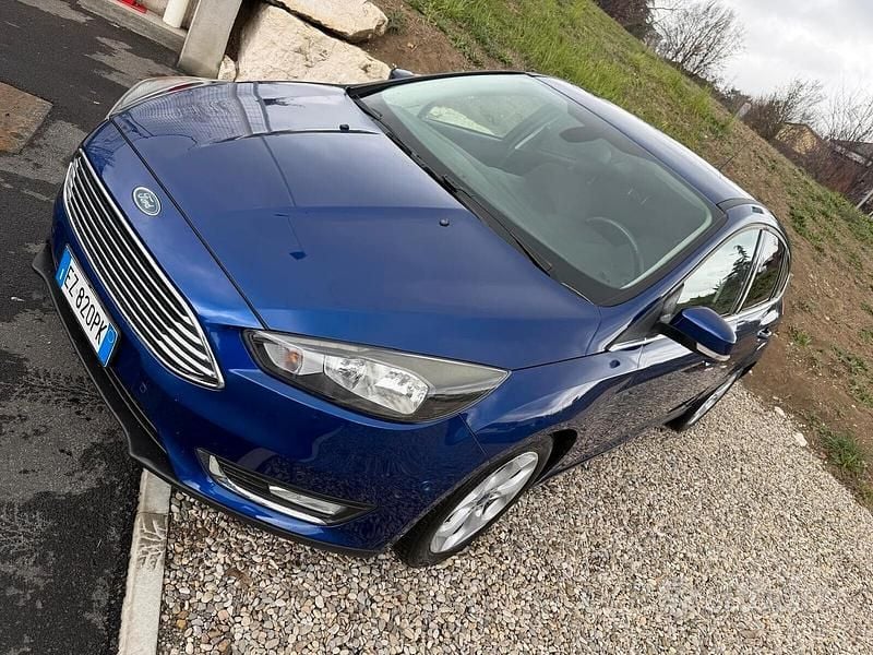 Usata Ford Focus Titanium 95 CV (69 kW) 2015 Blu Berlina