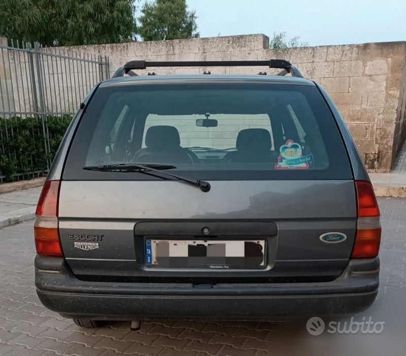 Usata Ford Escort 73 CV (53 kW) 1992 Grigio Station wagon