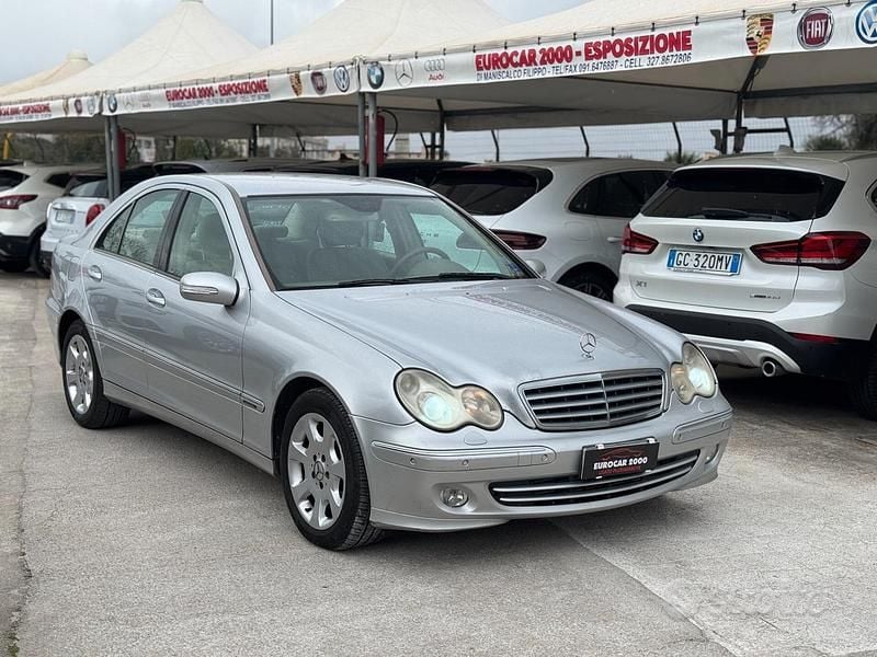 Grigio Usata 2004 Mercedes C220 Elegance Berlina | 1990 € (Buon prezzo) - Immagine 1/4