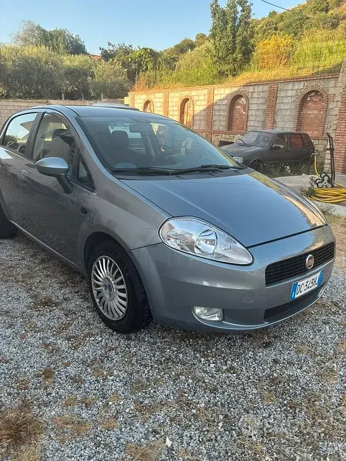 Usata Fiat Grande Punto 90 CV (66 kW) 2006 Grigio Utilitaria