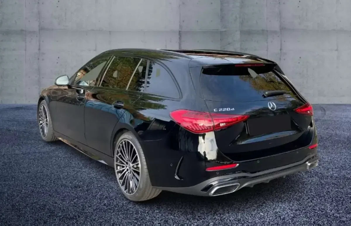 Usata Mercedes C220 AMG Line Premium 200 CV (147 kW) 2024 Nero SUV