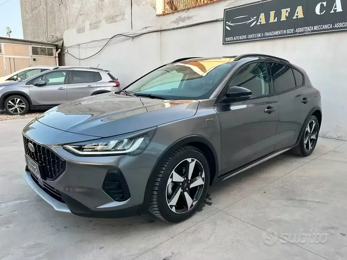 Usata Ford Focus Active 115 CV (84 kW) 2024 Grigio Berlina