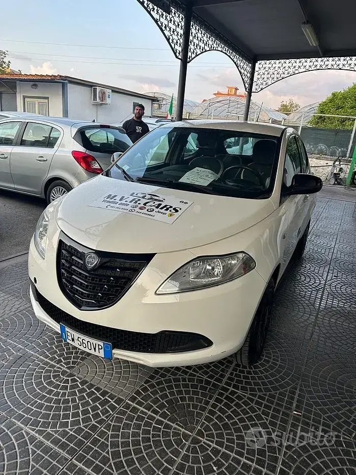 Usata Lancia Ypsilon 80 CV (58 kW) 2014 Bianco Utilitaria