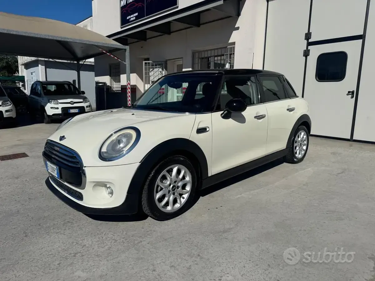 Usata Mini One D Business 116 CV (85 kW) 2015 Bianco Utilitaria