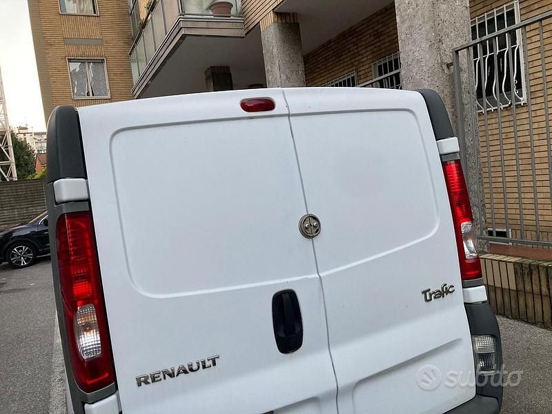 Usata Renault Trafic 2008 Bianco Monovolume