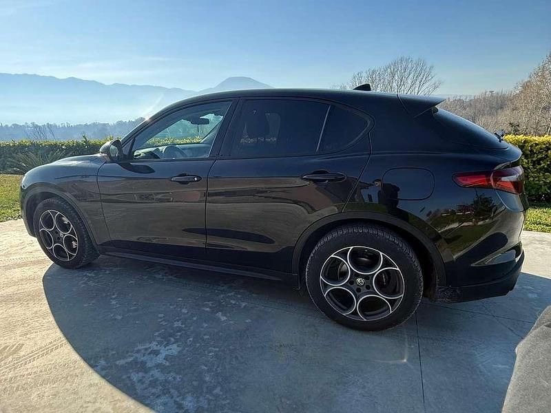Usata Alfa Romeo Stelvio Sprint 190 CV (139 kW) 2021 Nero SUV