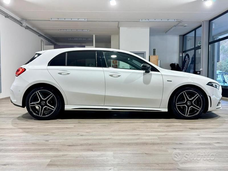 Usata Mercedes A200 AMG line 150 CV (110 kW) 2021 Bianco Berlina