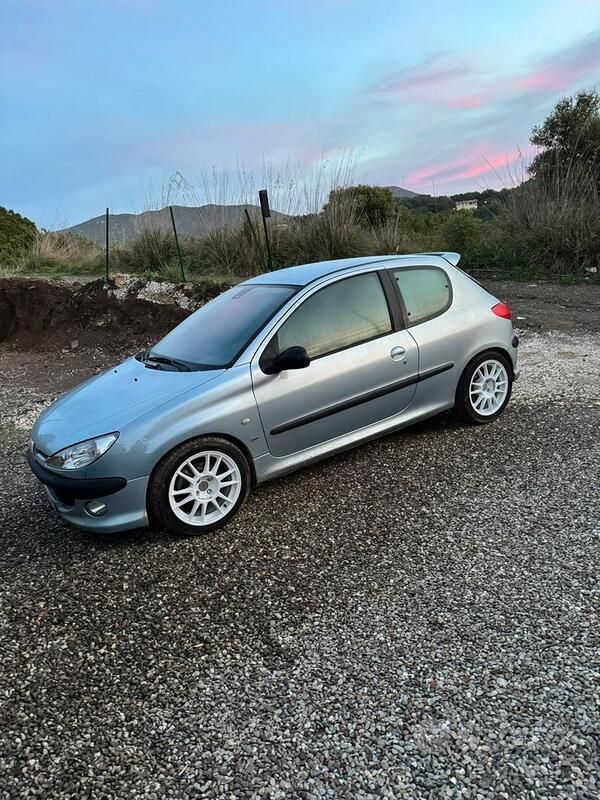 Usata Peugeot 206 GTi 135 CV (99 kW) 2001 Utilitaria